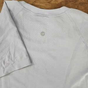 Lululemon Swiftly Tech Short Sleeve Crew Light Lavender Purple Size 10